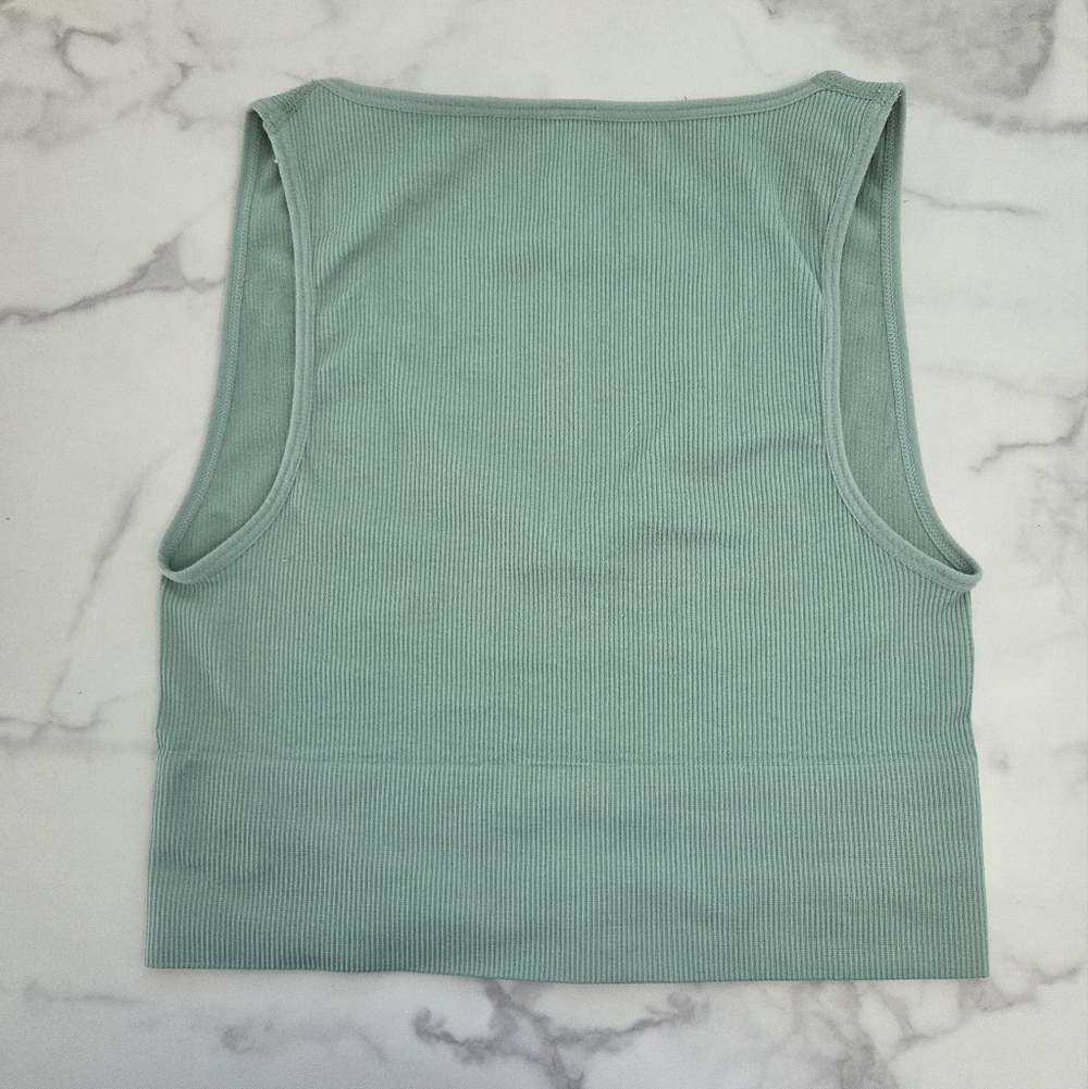 Forever 21 Ribbed Sage Green Crop Tank Medium/Large - Picture 11 of 13